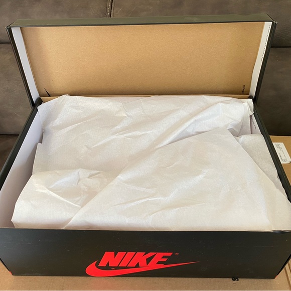 Sold on different site - Air Jordan 1 "Next Chapter" - Picture 5 of 6